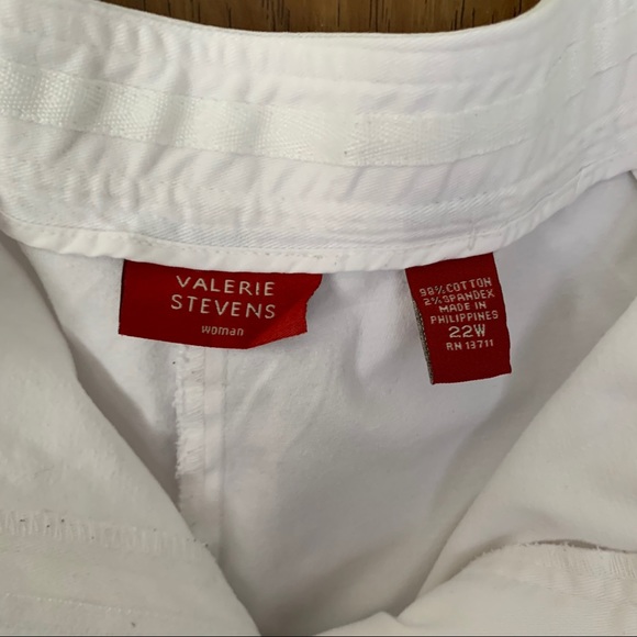 Size 22w white capri - Picture 3 of 4